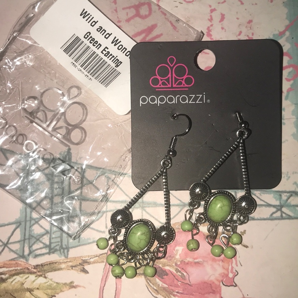 Wild and wonderful green earring